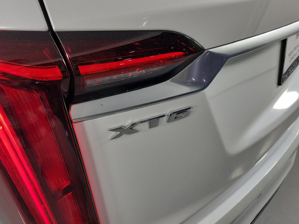 Certified 2023 Cadillac XT6 Premium Luxury w/ Technology Package FWD image 7