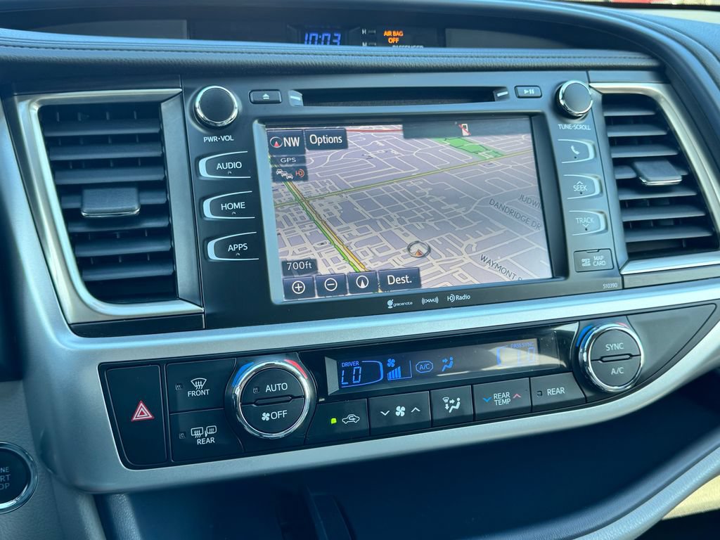 Used 2019 Toyota Highlander XLE FWD image 26