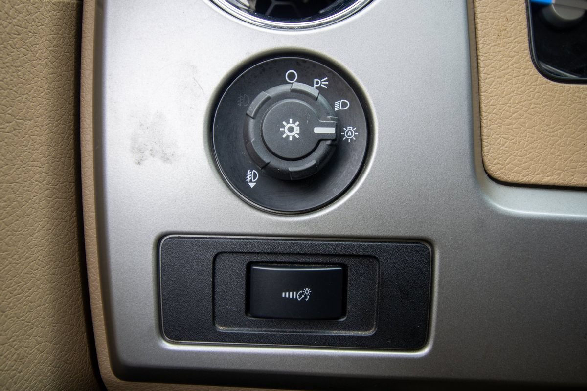 Used 2014 Ford F150 Lariat w/ Equipment Group 502A Luxury AWD/4WD image 37