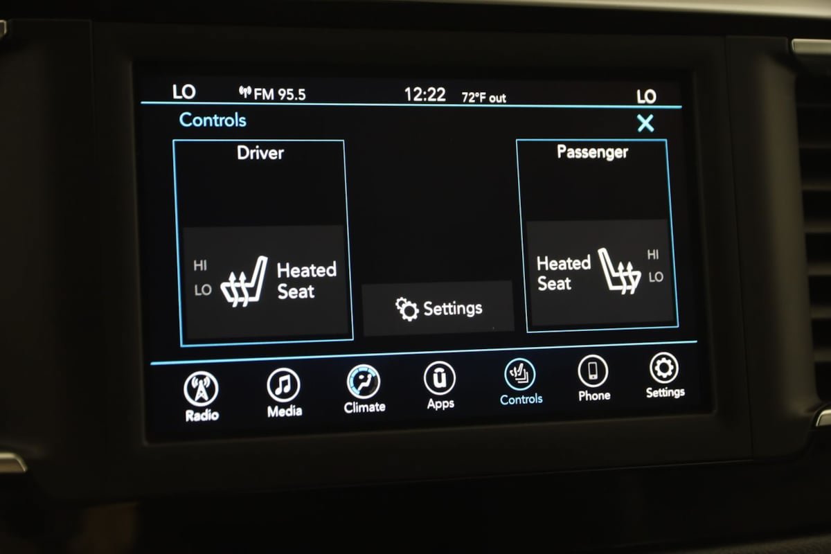 Used 2018 Chrysler Pacifica Touring-L FWD image 8
