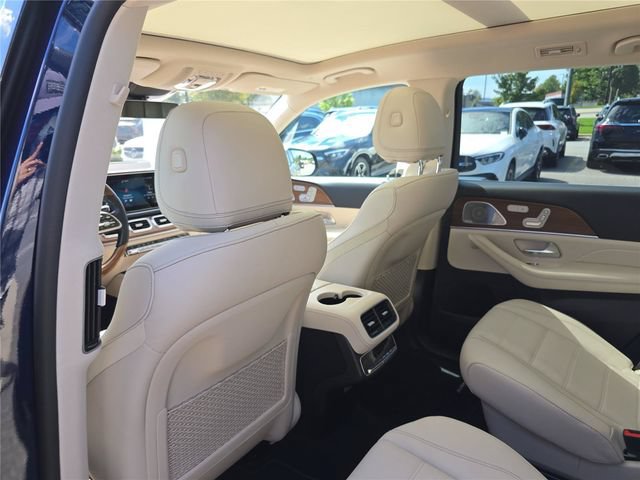 Used 2021 Mercedes-Benz GLS 580 4MATIC image 16
