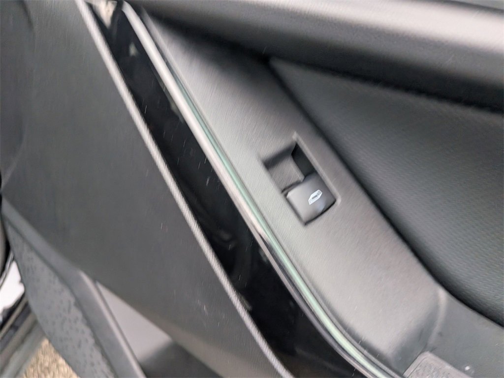 Used 2025 Chevrolet Equinox LT image 31