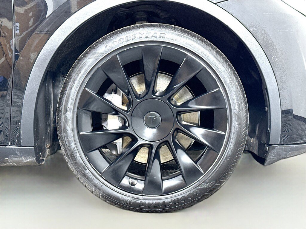 Used 2020 Tesla Model Y Long Range image 44