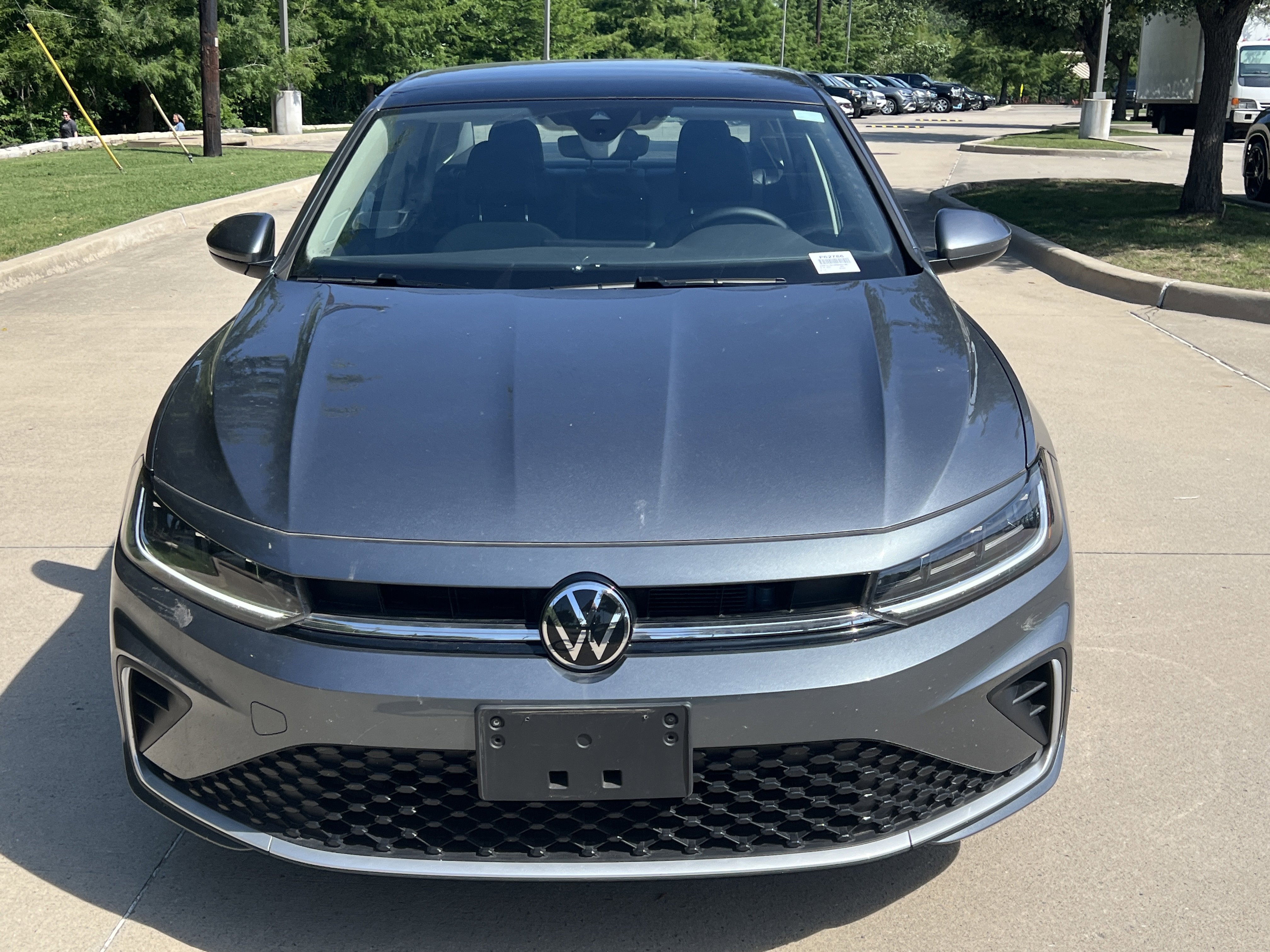 Used 2025 Volkswagen Jetta SE w/ Sunroof Package FWD image 3