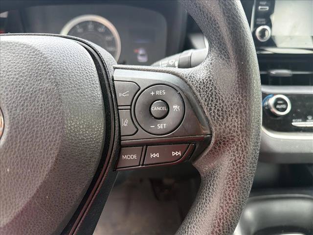 Used 2020 Toyota Corolla LE FWD image 14