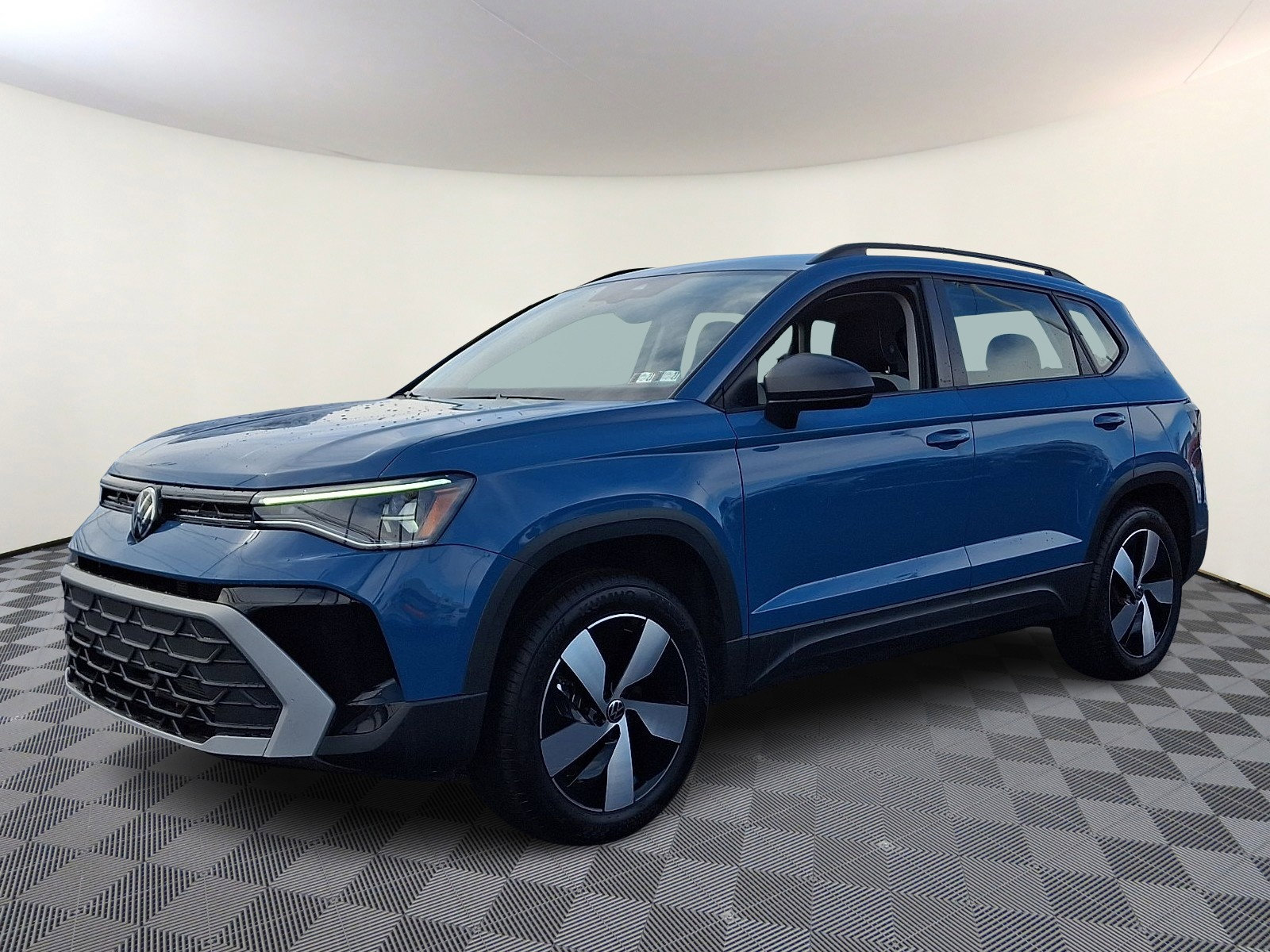 Certified 2025 Volkswagen Taos S image 3