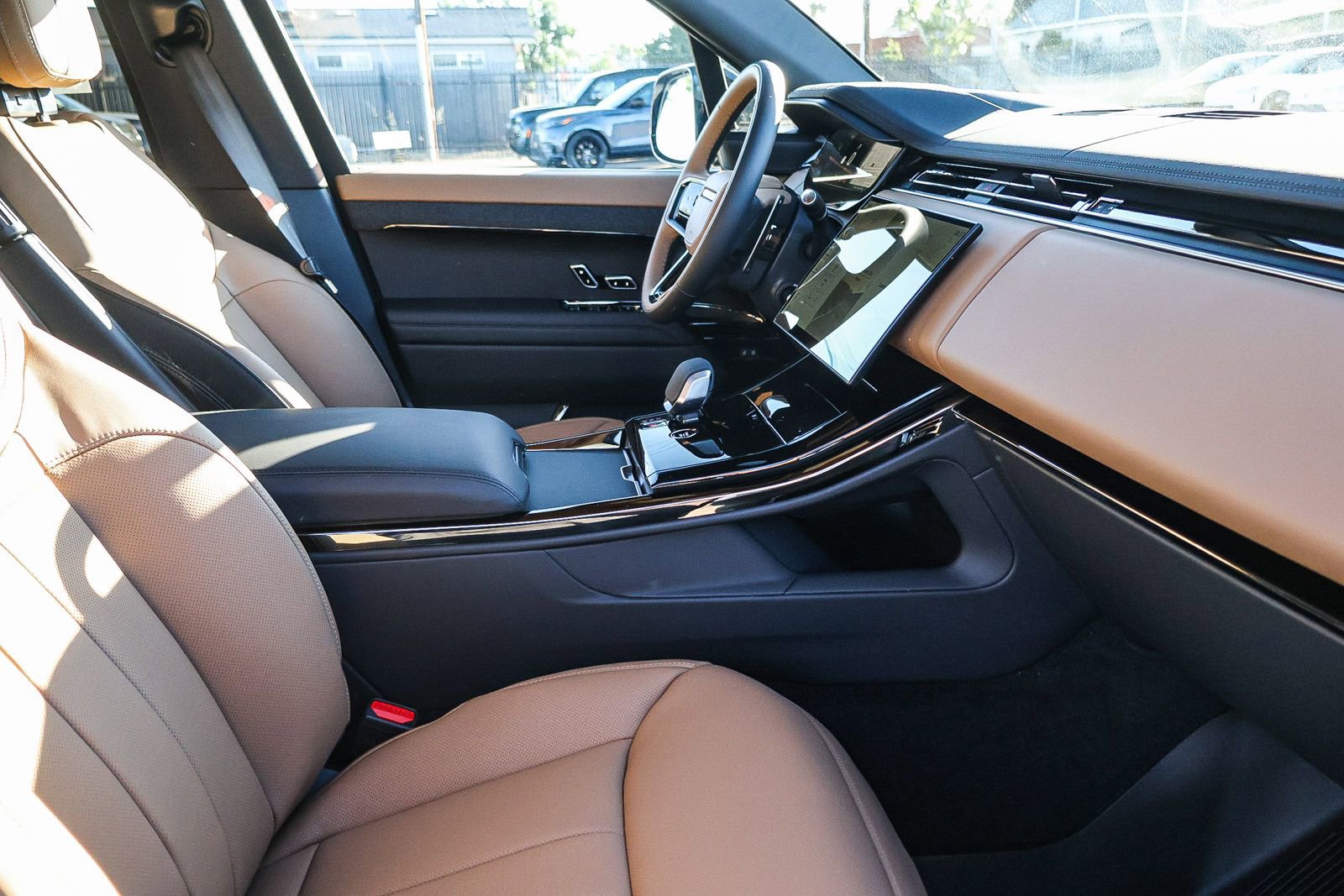 New 2026 Land Rover Range Rover Sport Dynamic SE image 17