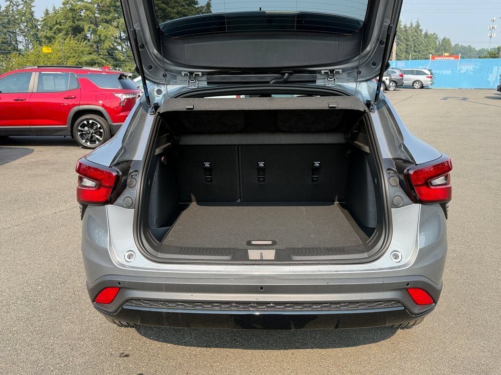New 2026 Chevrolet Trax RS w/ Sunroof Package FWD image 22