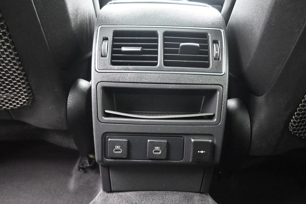 Used 2024 Jaguar F-PACE R-Dynamic S AWD/4WD image 33