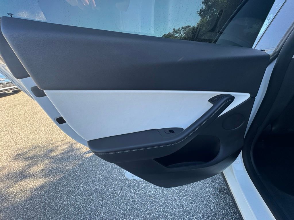 Used 2022 Tesla Model Y Performance image 15