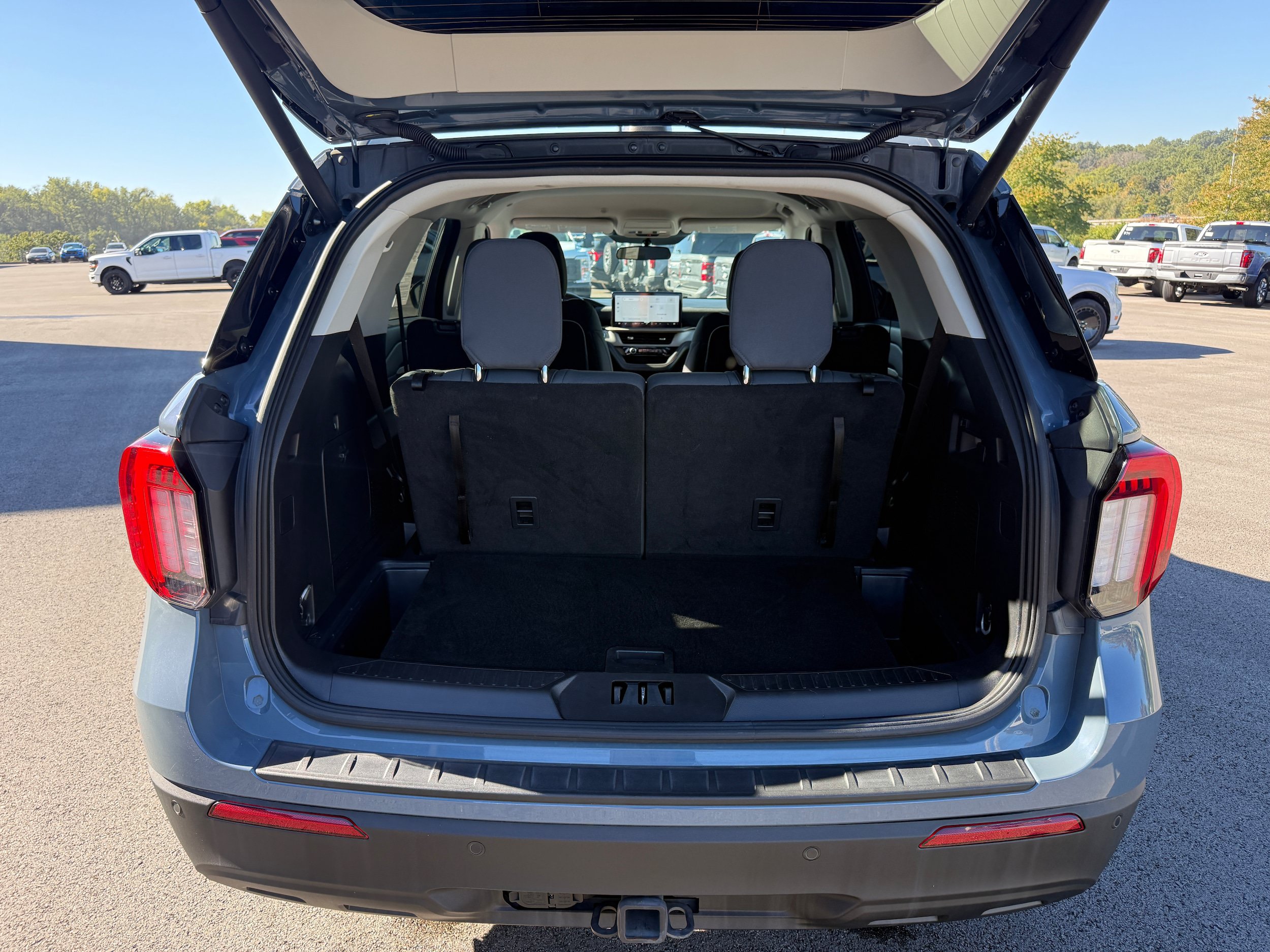 Used 2025 Ford Explorer Active AWD/4WD image 27