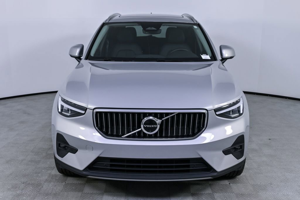 Certified 2025 Volvo XC40 B5 Plus image 34