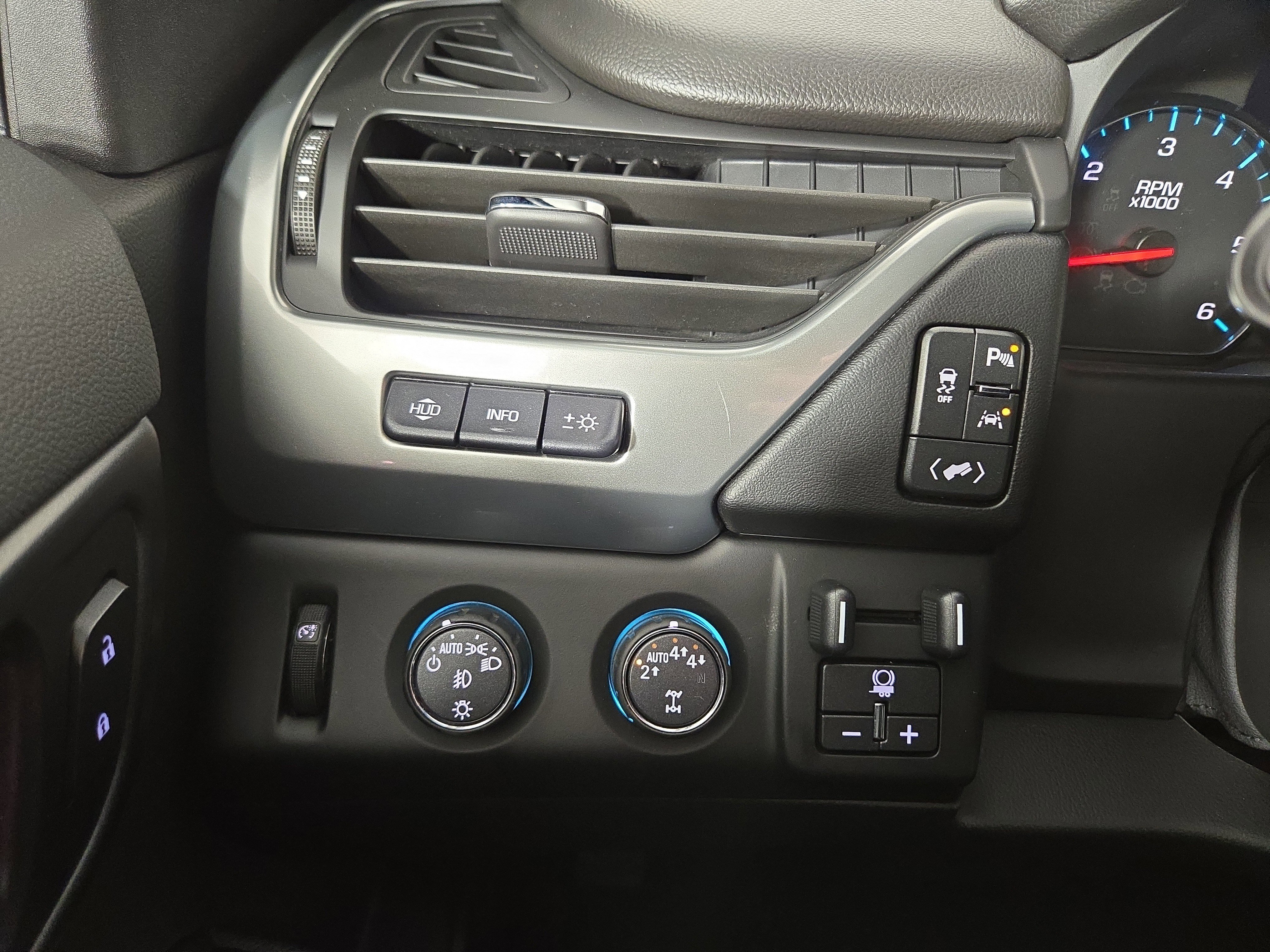 Used 2018 Chevrolet Tahoe Premier image 31