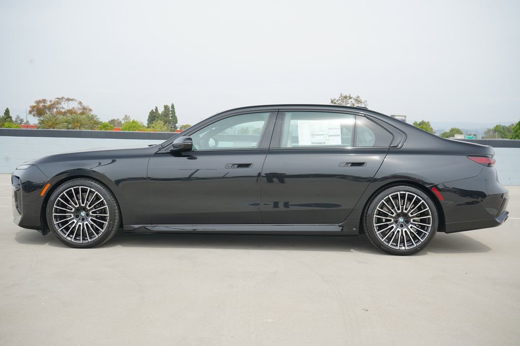 New 2026 BMW 760i xDrive w/ Executive Package image 4