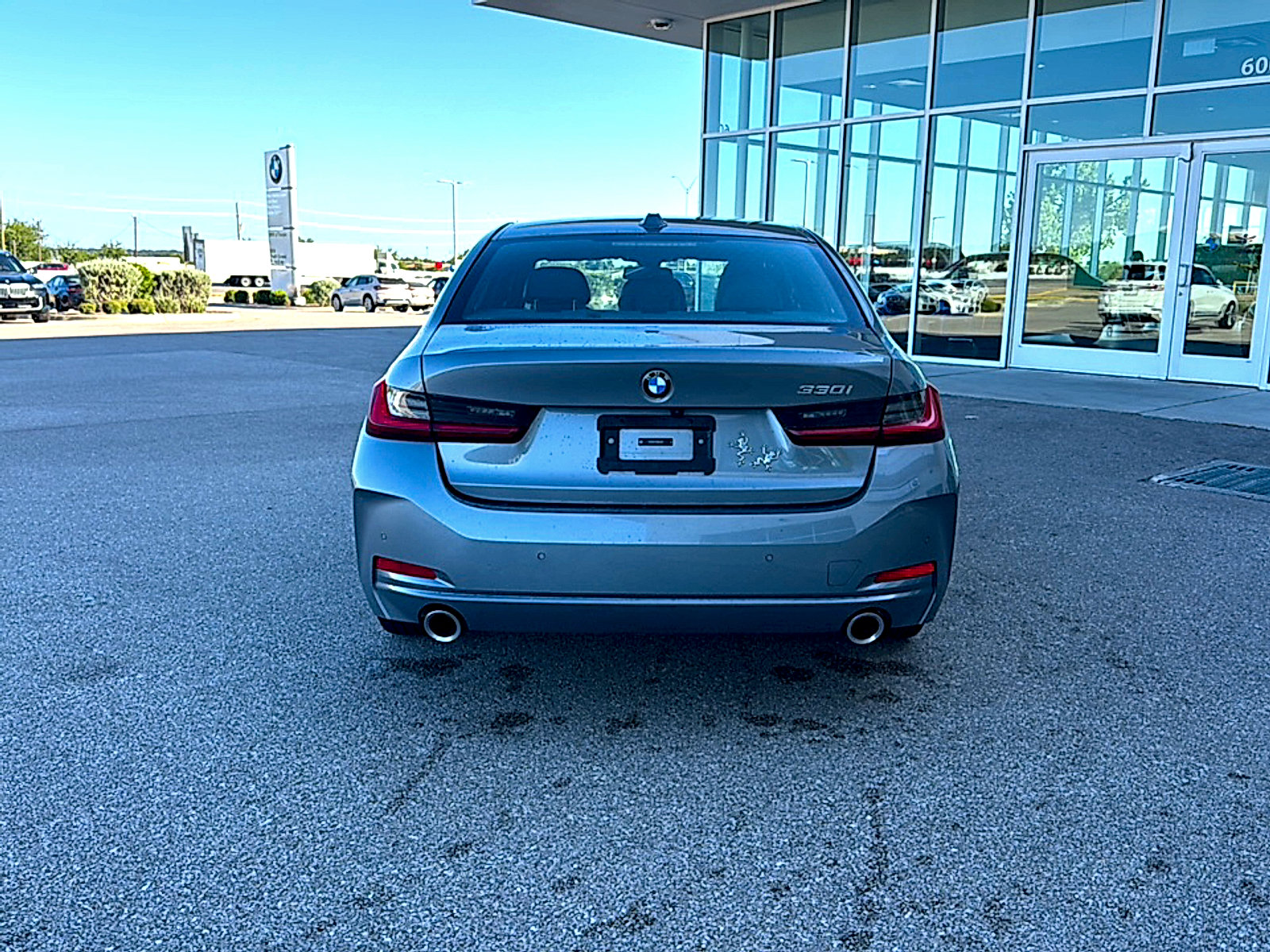 Used 2024 BMW 330i Sedan w/ Premium Package RWD image 6