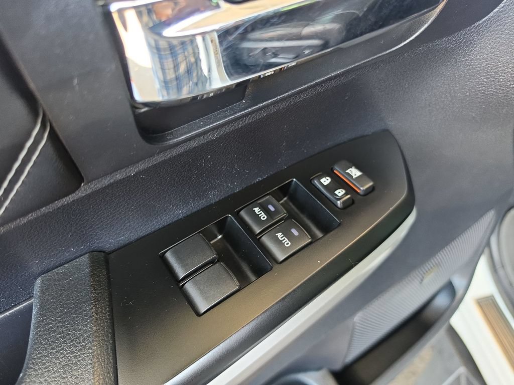 Used 2017 Toyota Tundra Platinum AWD/4WD image 27
