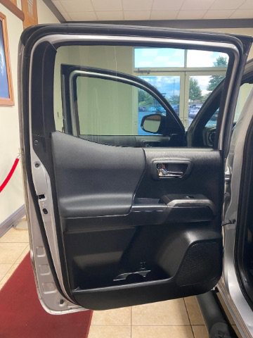 Used 2021 Toyota Tacoma TRD Sport RWD image 15