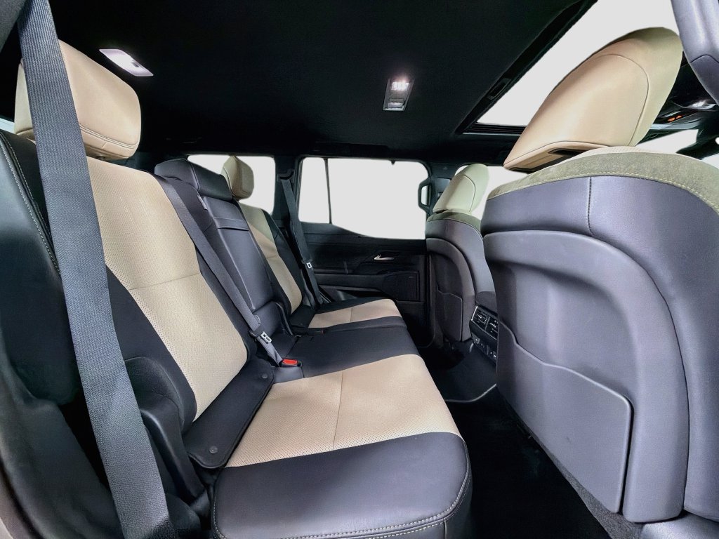 Used 2026 Lexus GX 550 w/ Accessory Package (CT) AWD/4WD image 29