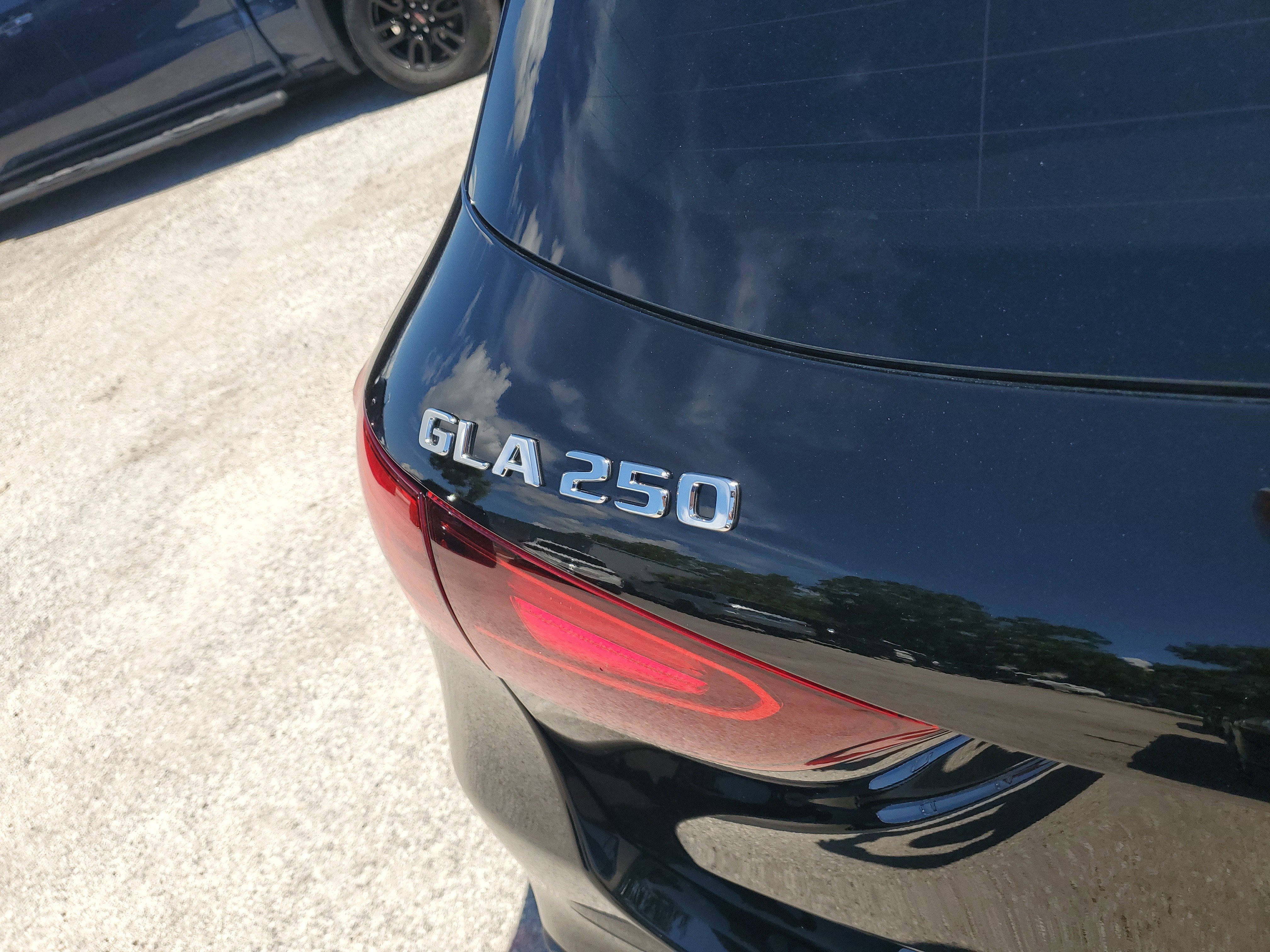 Certified 2025 Mercedes-Benz GLA 250 image 5