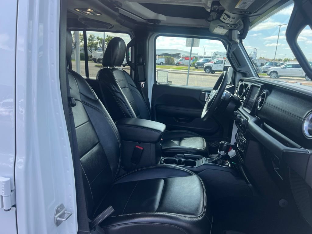 Used 2023 Jeep Wrangler Unlimited Sahara AWD/4WD image 40