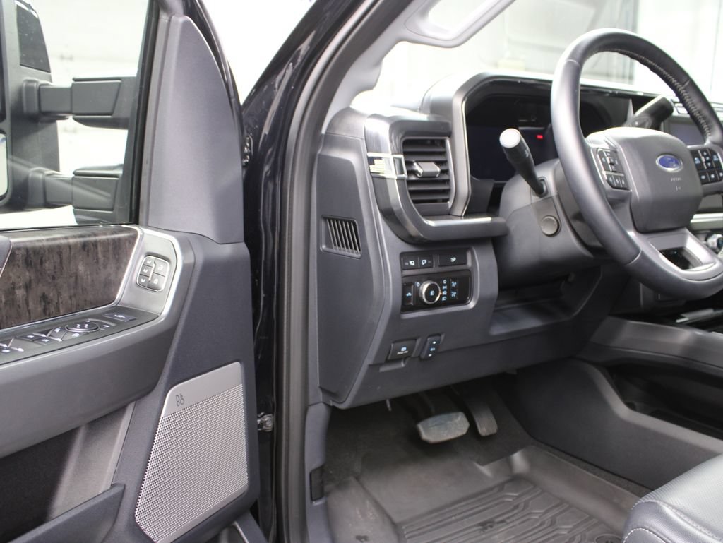 Used 2024 Ford F350 Lariat w/ FX4 Off-Road Package AWD/4WD image 65