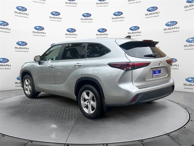 Used 2024 Toyota Highlander LE image 6