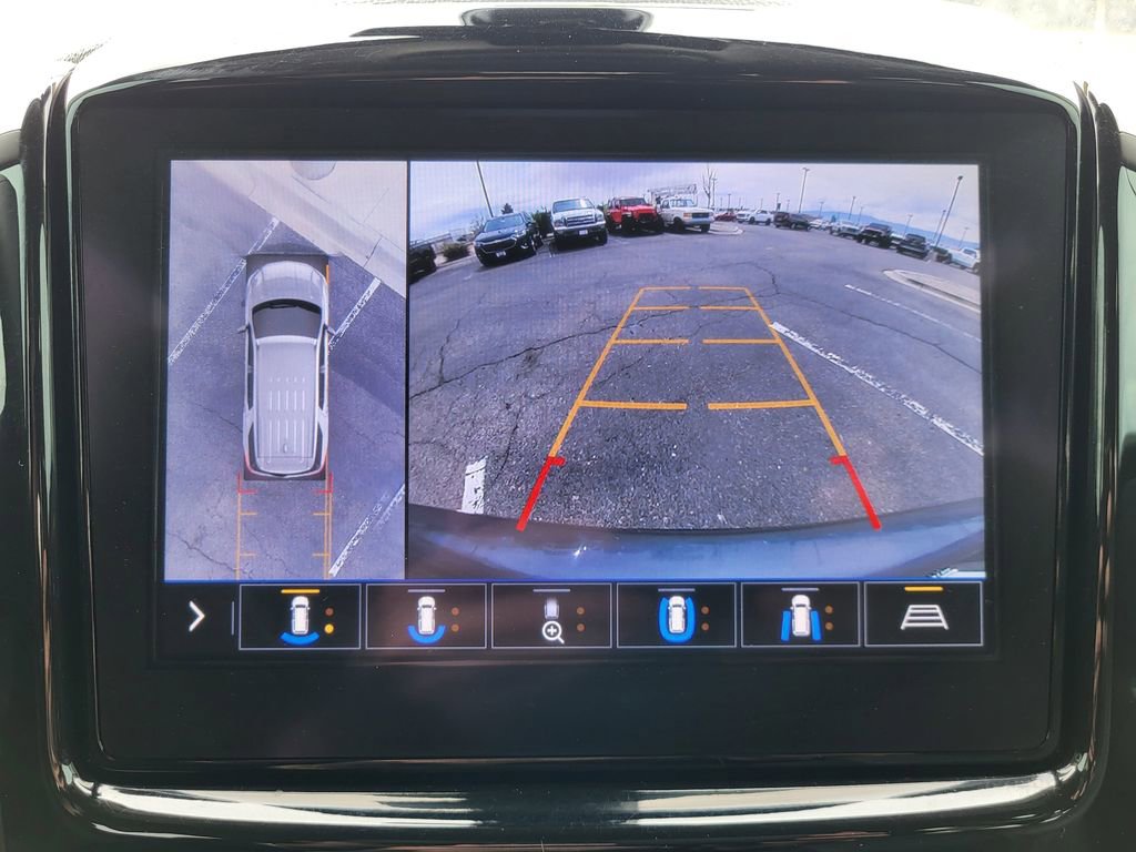 Used 2020 Chevrolet Traverse LT w/ LT Premium Package AWD/4WD image 14