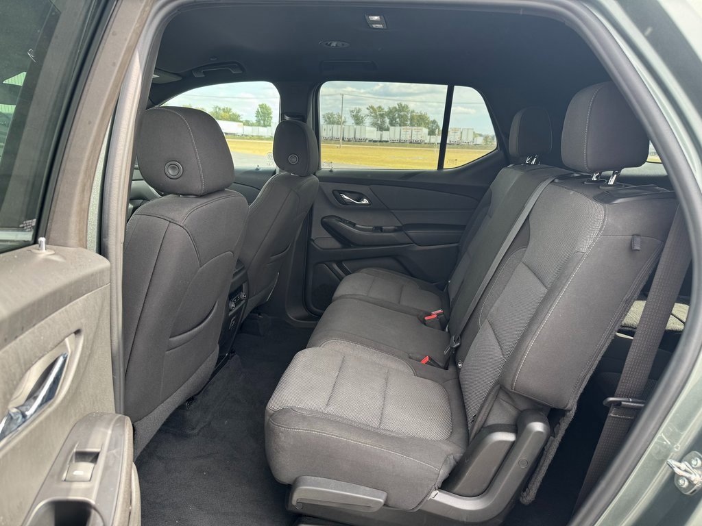 Used 2023 Chevrolet Traverse LT image 31