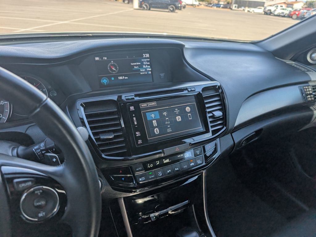 Used 2017 Honda Accord EX-L image 18