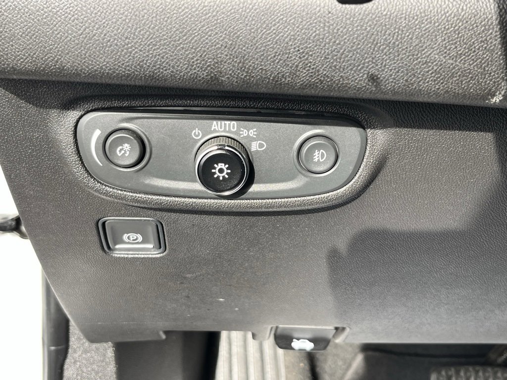 Used 2023 GMC Terrain SLT image 5