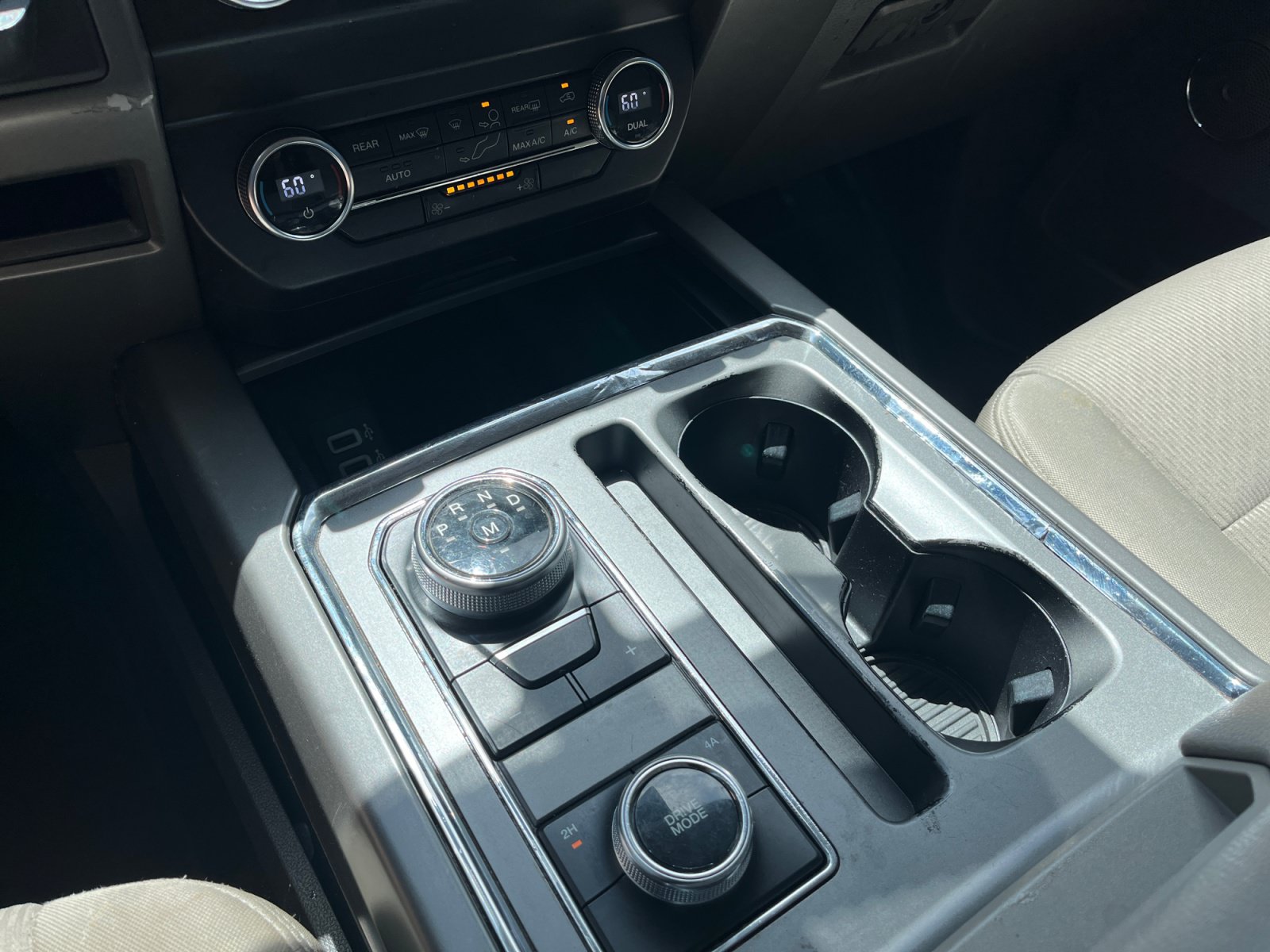 Used 2019 Ford Expedition XLT AWD/4WD image 16