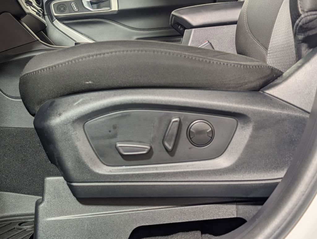 Certified 2022 Ford Explorer XLT image 11