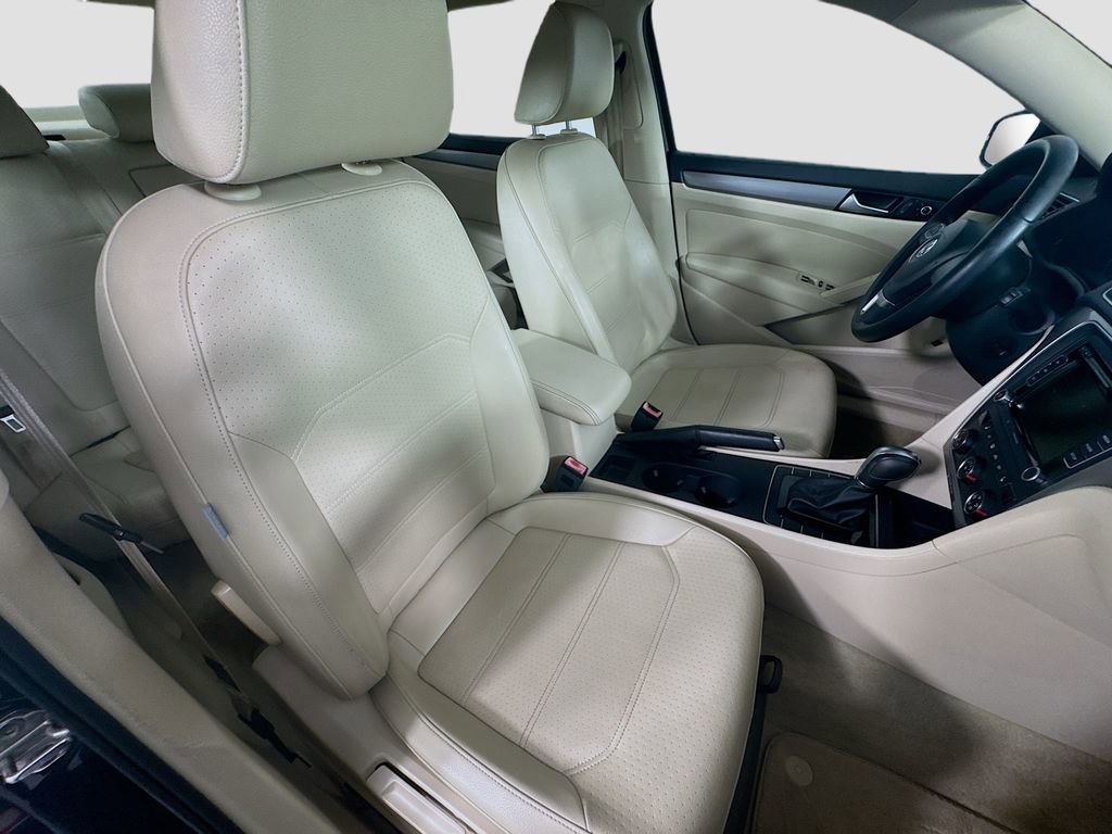Used 2015 Volkswagen Passat 1.8T Limited Edition FWD image 28
