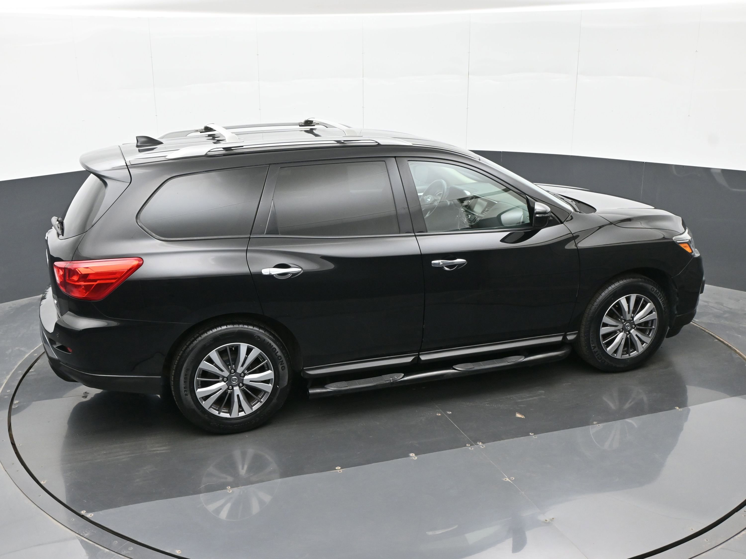 Used 2020 Nissan Pathfinder SV image 35