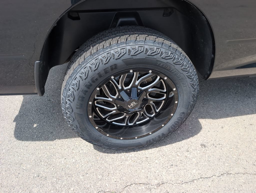 Used 2018 RAM 1500 Express w/ Black Ram 1500 Express Group AWD/4WD image 9