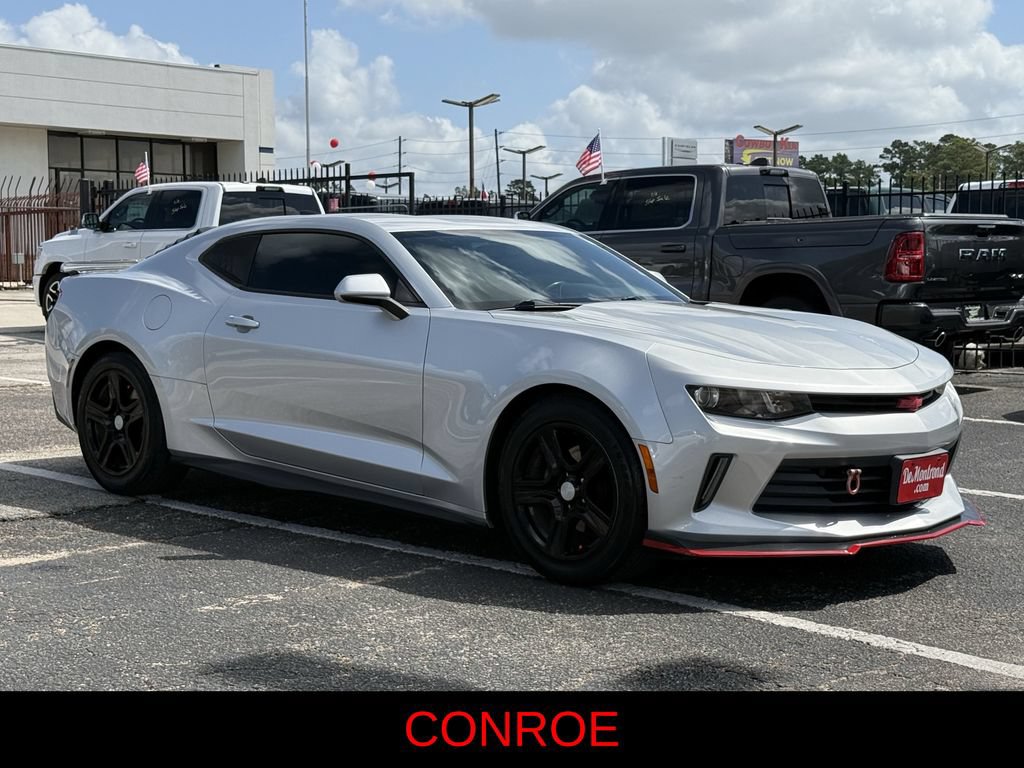 Used 2017 Chevrolet Camaro LT RWD image 4