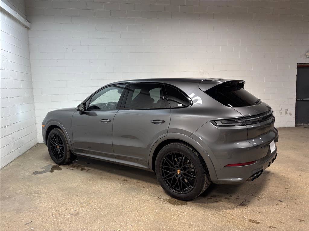 Used 2025 Porsche Cayenne S image 10