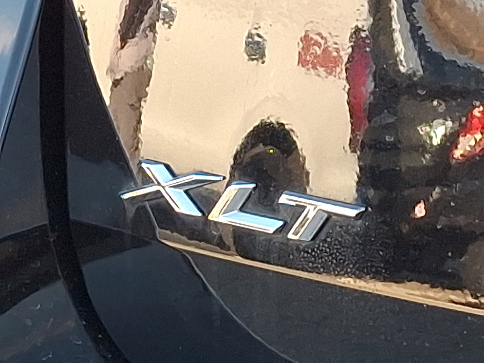 Used 2022 Ford Explorer XLT w/ Equipment Group 202A image 30