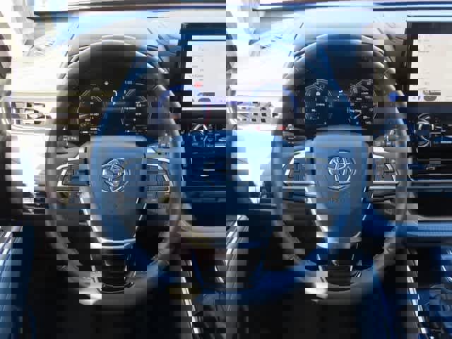 Used 2024 Toyota Highlander Limited image 20