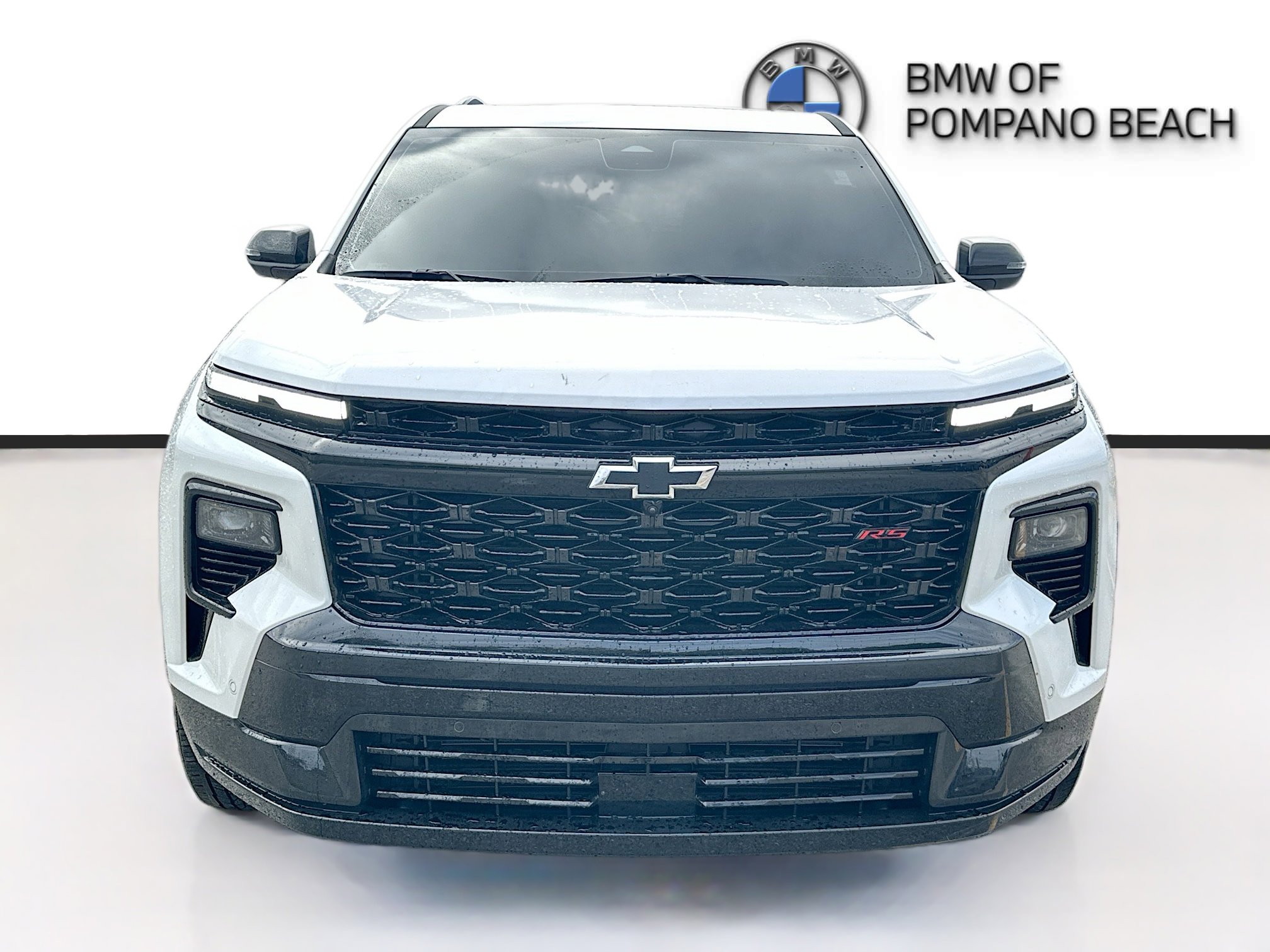 Used 2025 Chevrolet Traverse RS image 2