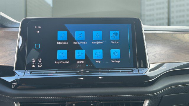 Used 2025 Volkswagen Atlas SE FWD image 25