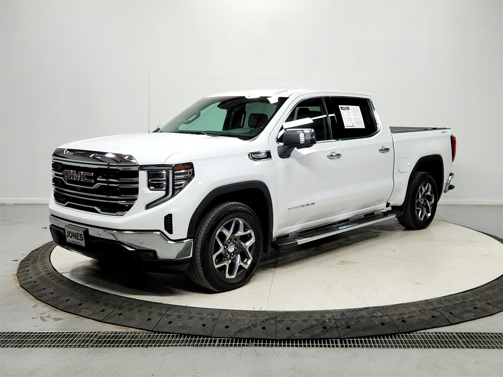 Used 2022 GMC Sierra 1500 SLT w/ SLT Premium Plus Package image 3