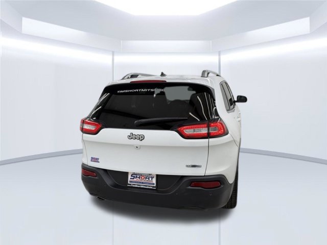 Used 2016 Jeep Cherokee Latitude w/ Safety/Convenience Group FWD image 4