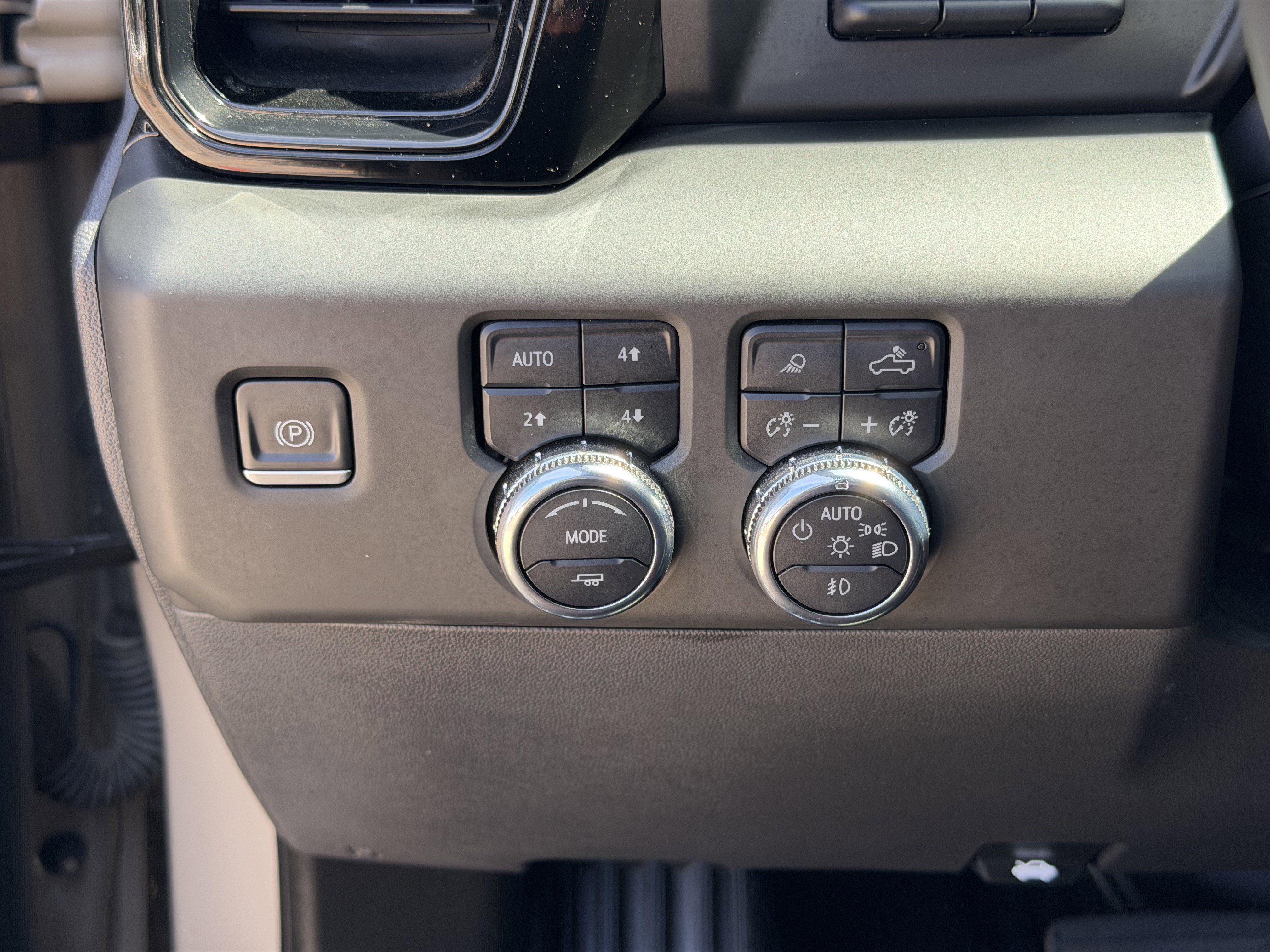 Used 2023 GMC Sierra 1500 AT4X AWD/4WD image 26