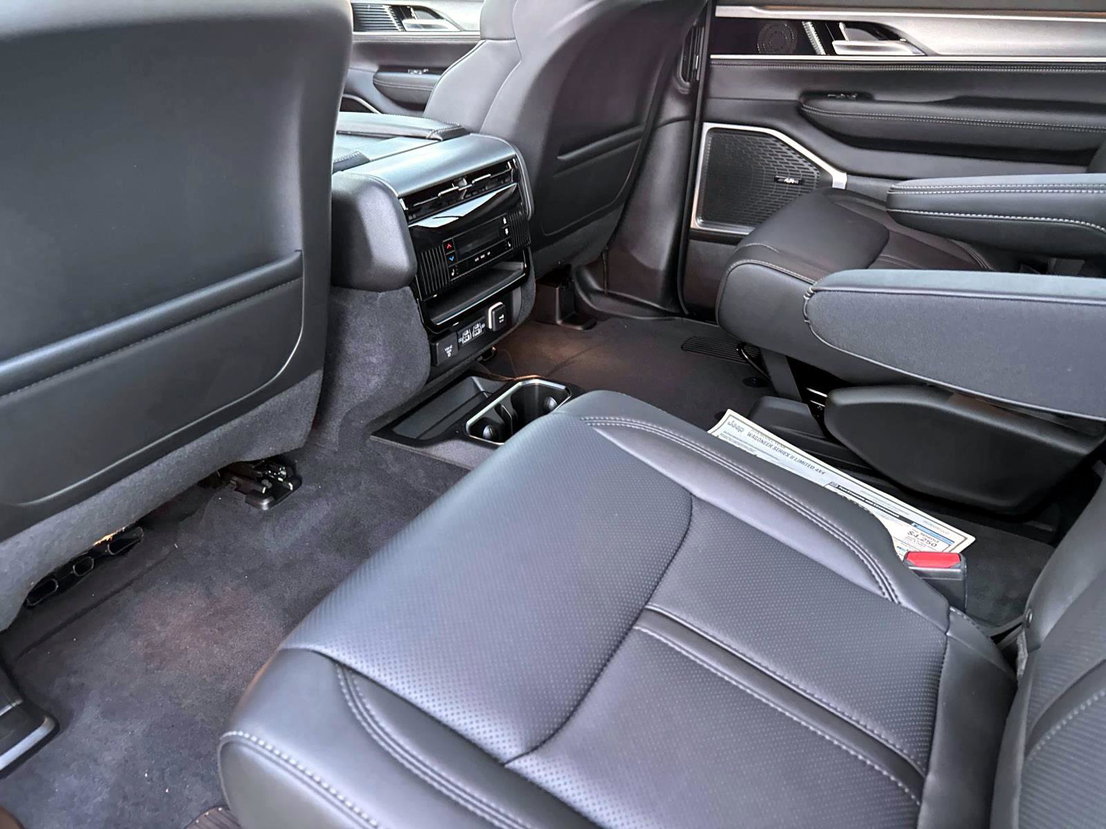 New 2025 Jeep Wagoneer Series II image 12