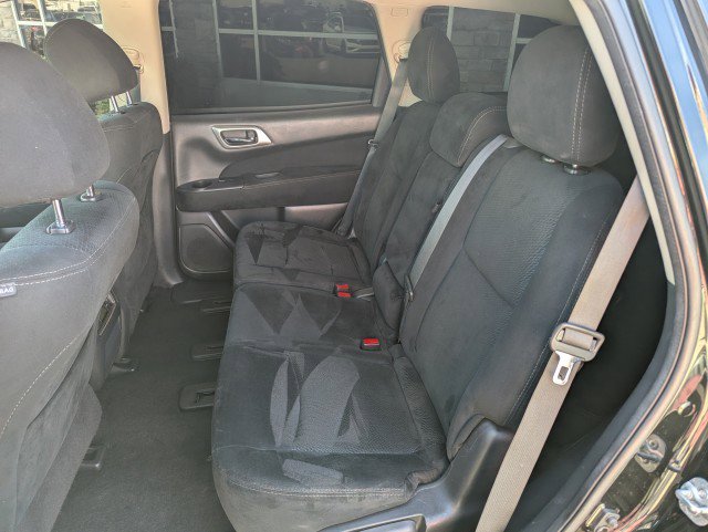 Used 2016 Nissan Pathfinder SV image 25
