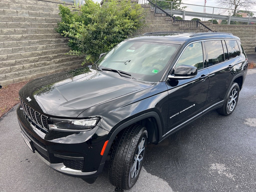 New 2025 Jeep Grand Cherokee L Limited image 30