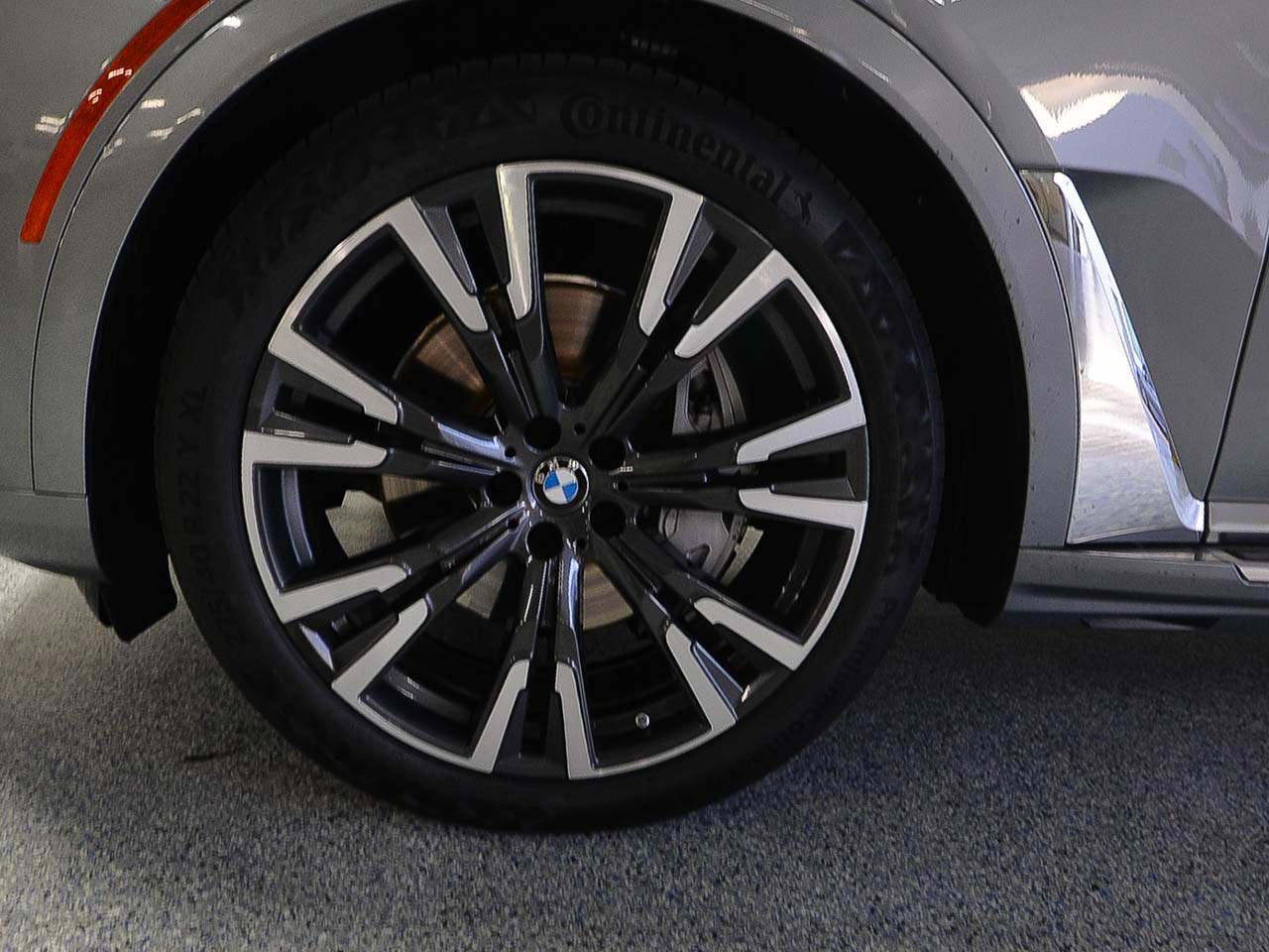 Certified 2024 BMW X7 xDrive40i w/ Premium Package image 5