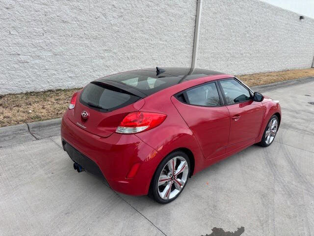 Used 2016 Hyundai Veloster w/ Option Group 02 FWD image 3