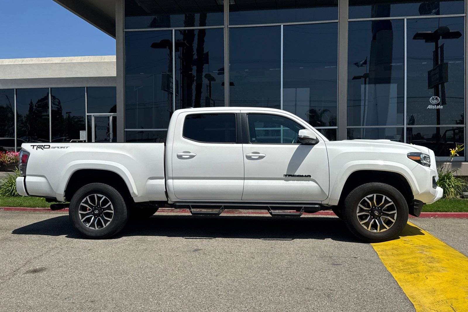 Used 2021 Toyota Tacoma TRD Sport w/ TRD Premium Sport Package RWD image 4